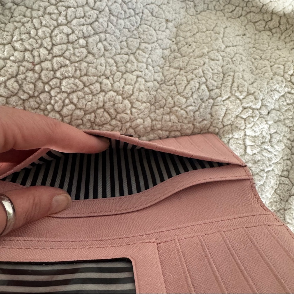 👜 Kate Spade Pink Wallet - Picture 9 of 11
